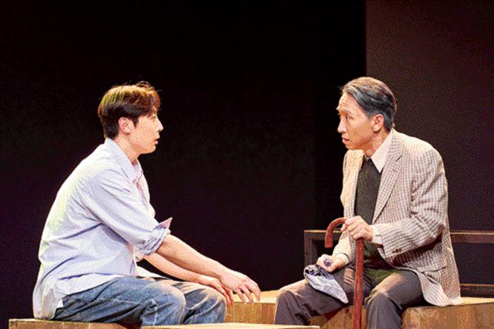 연극 ‘나와 할아버지’의 한 장면. 사진=공연배달서비스간다