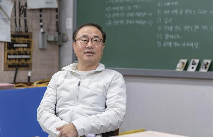 최홍균 예비역 해군상사.