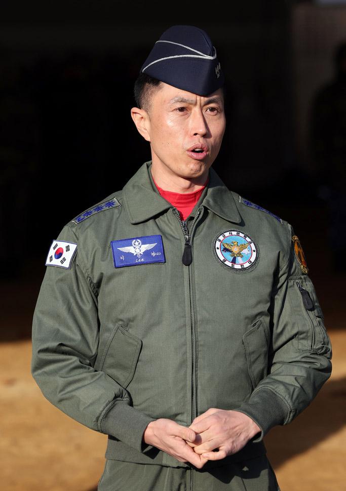 이찬경(대령·진) 훈련통제관.