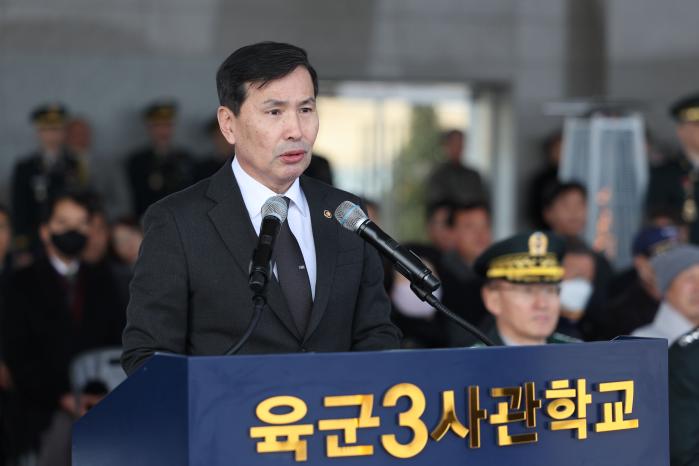 김선호 국방부 장관 직무대행이 축사하고 있다.