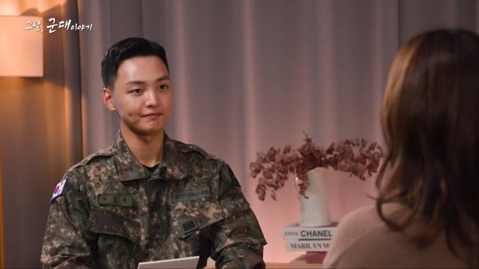 국방부와 국방홍보원이 제작한 장병 정신전력 강화 특별기획 프로그램 ‘그날, 군대 이야기’ 스토리텔러로 활약한 김민재 육군병장의 모습.