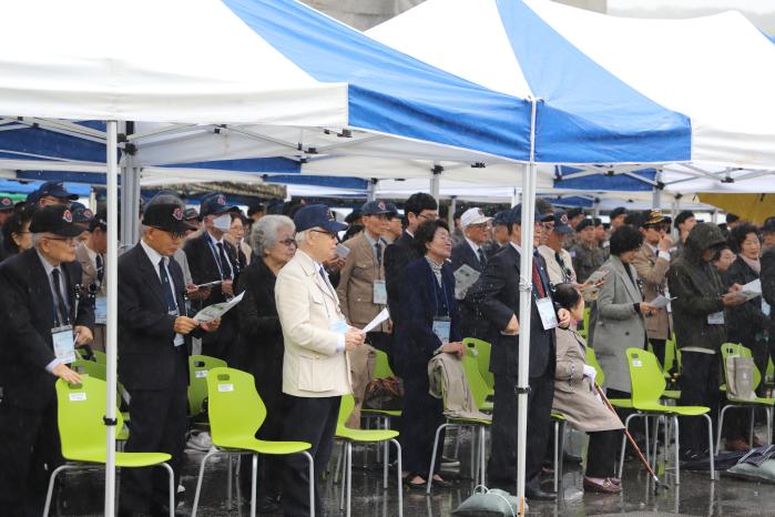 육군보병학교는 22일 학교 내에서 제21회 갑종장교 추모제 및 제20회 동춘상 시상식을 하고있다.