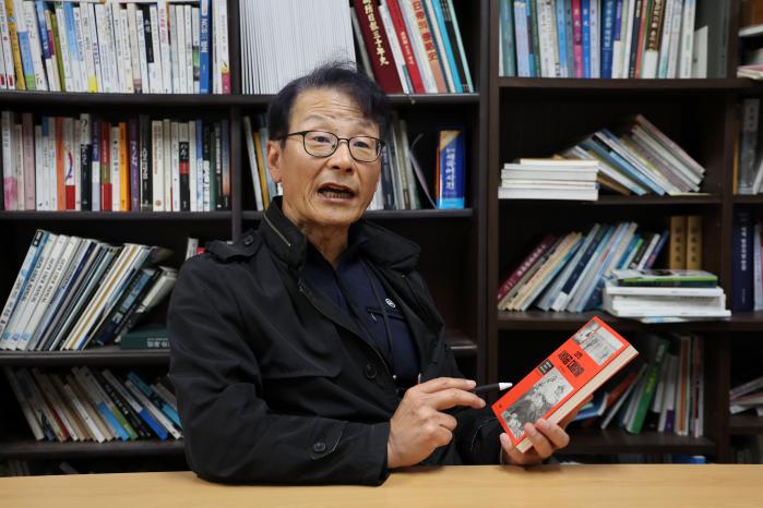 정호영 작가.