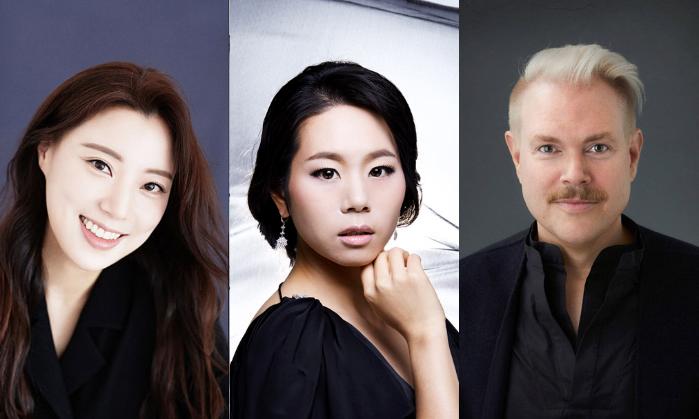 (왼족부터) 소프라노 황수미, 메조소프라노 김정미, 연출 스티븐 카르.