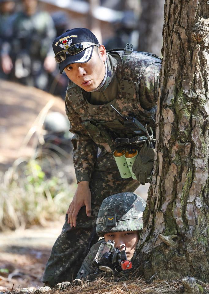 전투 전문성을 기르는 부사관 후보생.