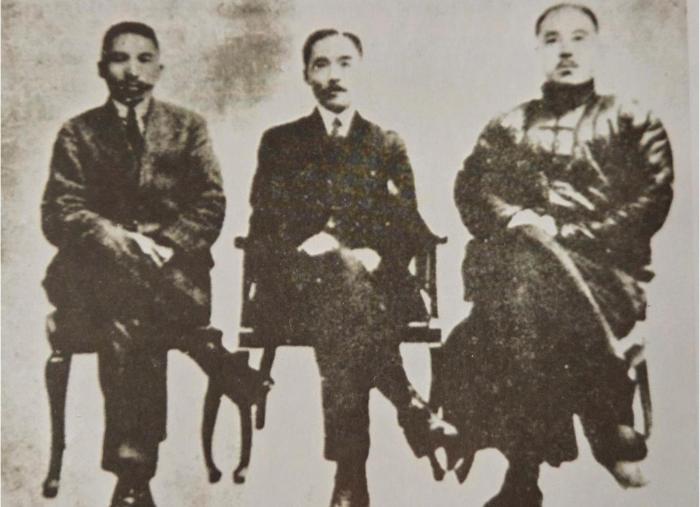 임시정부 시절 김구, 도산, 이탁(왼쪽부터).