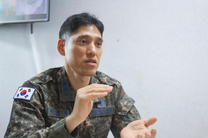 예보상황실장 이주영 (중령)
