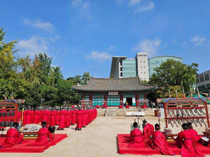 성균관 별당 비천당 마당에서 열린 문묘제례악 공연. 사진=필자 제공