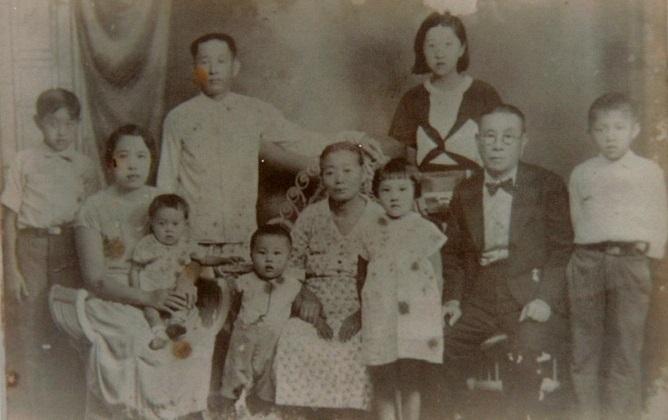 대한인국민회 메리다 지방회에서 중심적인 역할을 한 이종오의 가족사진.