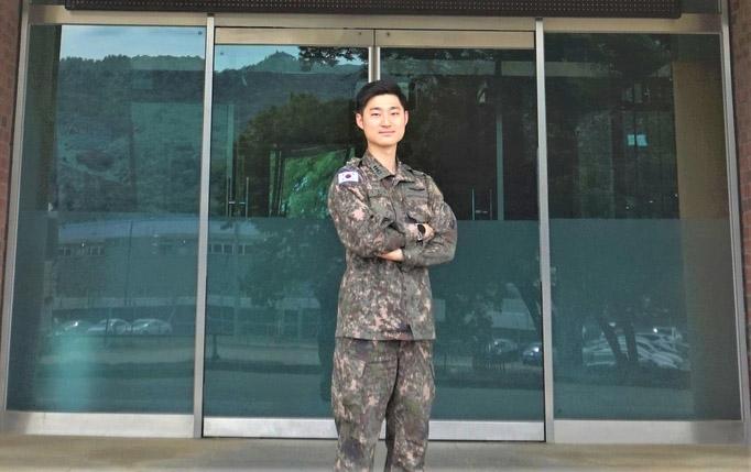 육군1군단 가납리항공대대 김문수 대위.