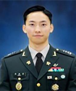 조성진 대위 육군3사관학교 국방시스템과학과 교수