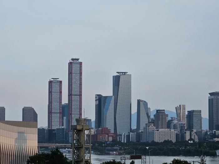 서울 마포구 상수동에서 촬영한 여의도 원경. 사진=필자·경기도 제공