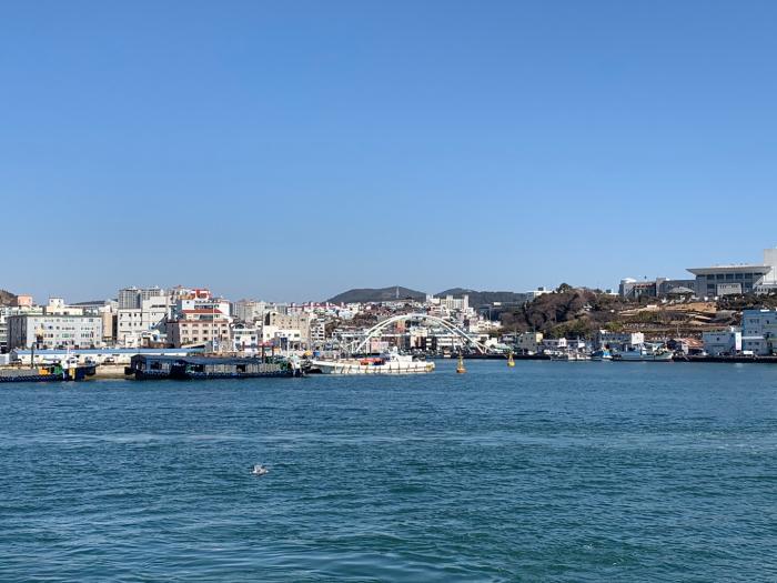 통영 항남동 강구안 포구 원경. 사진=필자 제공