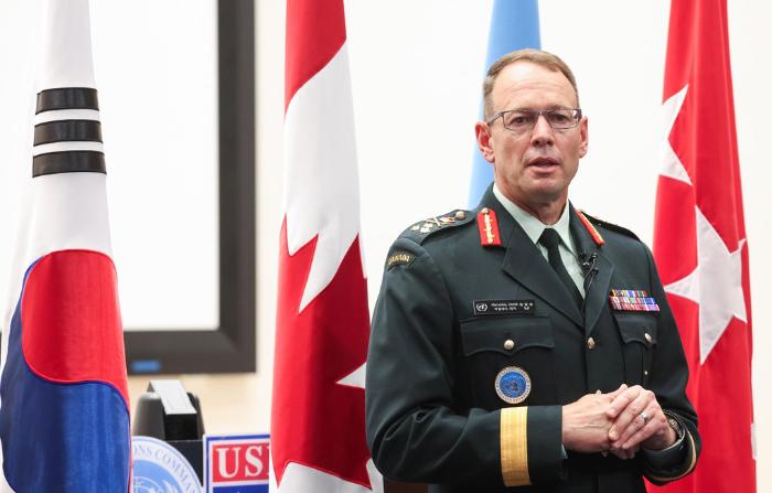 데릭 매콜리 유엔사 부사령관.