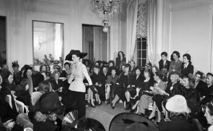 런웨이를 걷다... 옷과 세상을 잇다 - 뉴스 썸네일 이미지