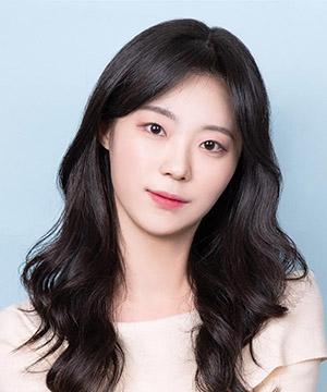 필자 안서진은 매경AX에서 산업 분야 취재를 담당하는 기자다. 모바일·항공·반도체 등 우리 경제에 밀접한 소식을 취재해 독자에게 전하고 있다.