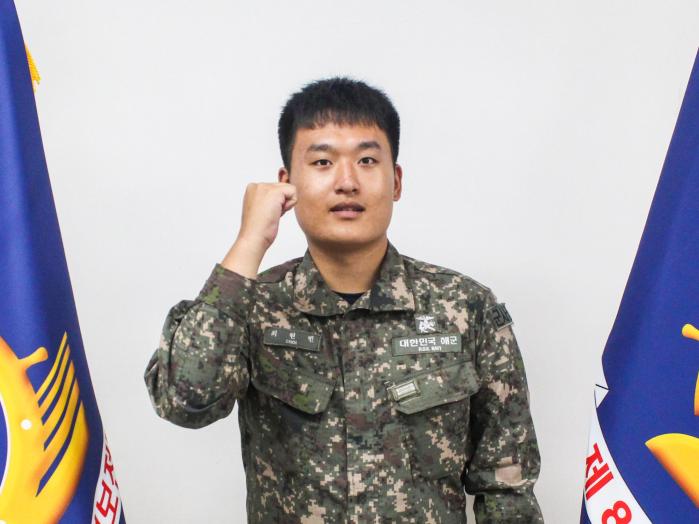 심정지로 의식을 잃은 환자를 심폐소생술로 구한 해군2함대 822기지 소속 최현빈 일병. 부대 제공