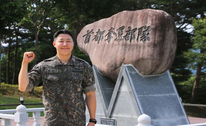 휴가길에 신속한 응급조치로 시민의 생명을 구한 육군12보병사단 쌍호여단 이승훈 상사.