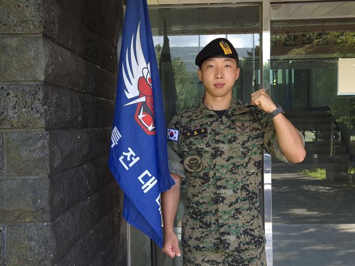 휴가 중 쓰러진 시민의 생명을 구한 육군특수전사령부 귀성부대 추동현 중사.