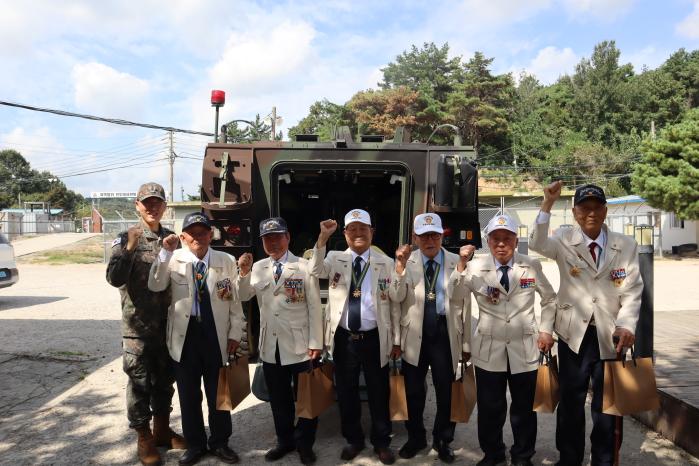 육군35보병사단 정읍김제대대 부대개방행사에 참석한 참전용사들.