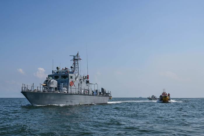 합동 저수심·물곬 훈련에 참가한 해군인천해역방어사령부와 해양경찰 함정들이 우도 근해를 기동하고 있다. 사진 제공=윤승호 하사