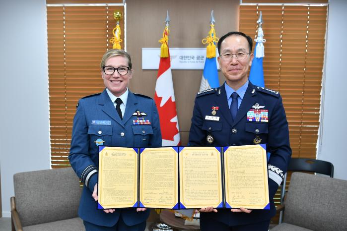 ռ()  20   Ųؽ ̹   ĳ ո ɰ ѡĳ   åü   üϰ Կϰ ִ.  