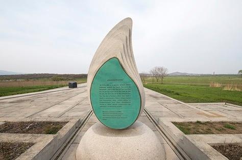 러시아 크라스키노 안중근 의사 단지동맹비.