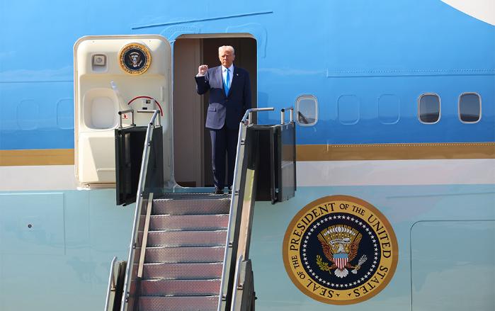 주먹 불끈 쥐고