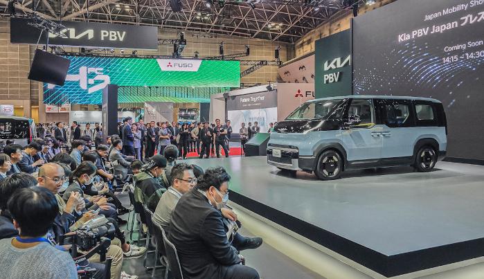 기아 PV5 발표 모습.