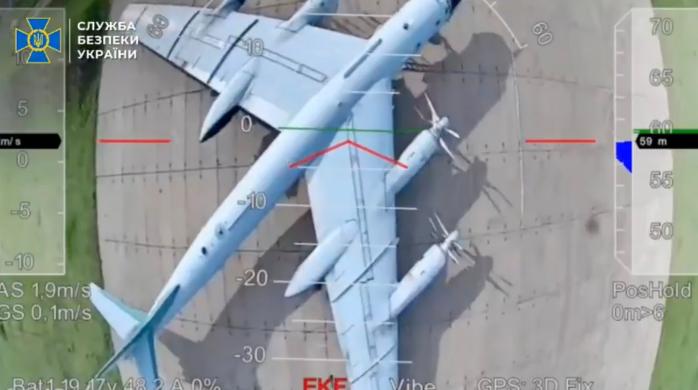 우크라이나군이 지난 6월 1일 '스파이더웹 작전'을 성공한 뒤 공개한 동영상 속 이미지들. UPI·연합뉴스