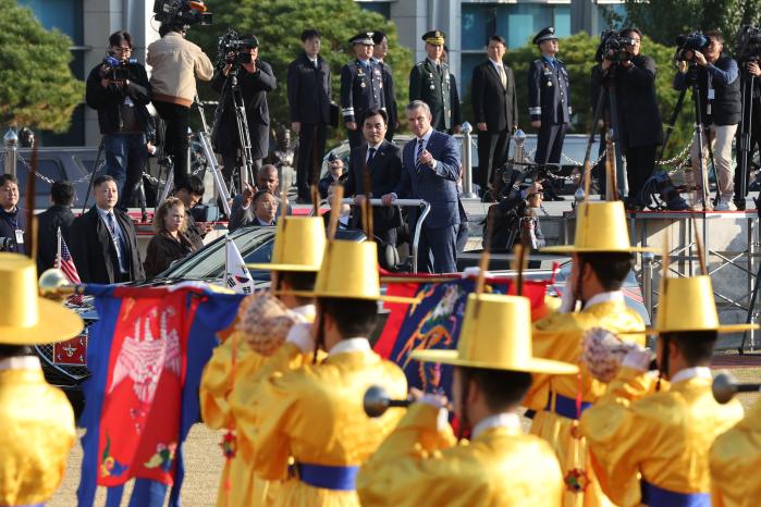 안규백 국방부 장관과 피트 헤그세스 미 전쟁부(국방부) 장관이 4일 제57차 한미안보협의회의(SCM)에 앞서 의장행사를 하고 있다. 조종원 기자