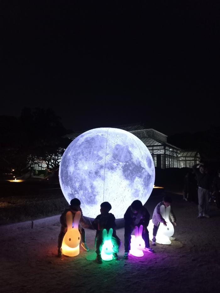 자 지난해 창경궁에서 열린 어린이 대상 천체 관측 프로그램 모습. 사진=국립어린이박물관