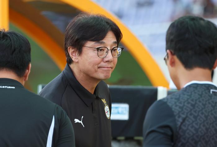 황선홍 감독. 연합뉴스