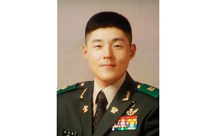 묵묵히 임무 수행하는 K히어로즈 적극 발굴해 노하우·자긍심 공유로 공감대 확대해 주세요. 손다민 상사/육군훈련소