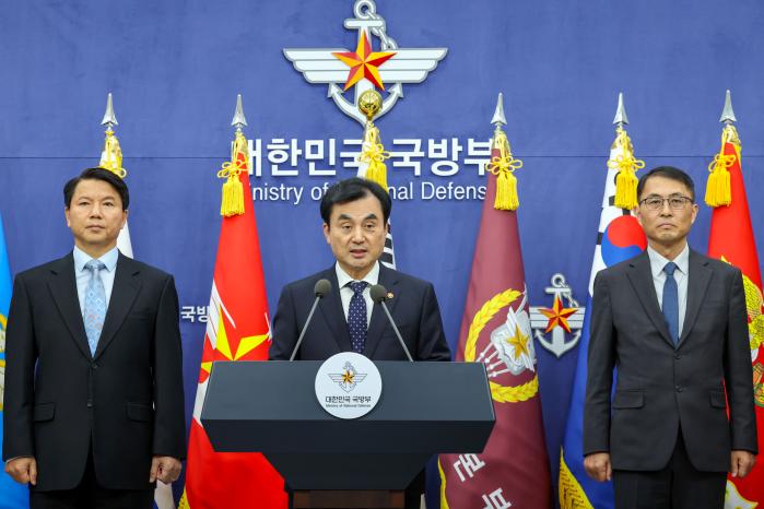 안규백 국방부 장관이 지난 14일 오후 서울 용산구 국방부 브리핑실에서 제57차 한미안보협의회의(SCM) 공동성명을 발표하고 있다. 한재호 기자