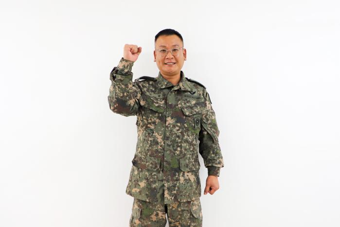 지역 요양원 봉사활동을 이어오고 있는 육군21보병사단 의무대대 김별 주임원사.