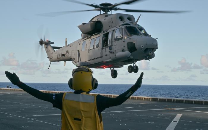 생도들이 항공훈련을 체험하고 있다. 부대 제공