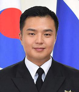 정범진 소령 해군잠수함사령부 신돌석함