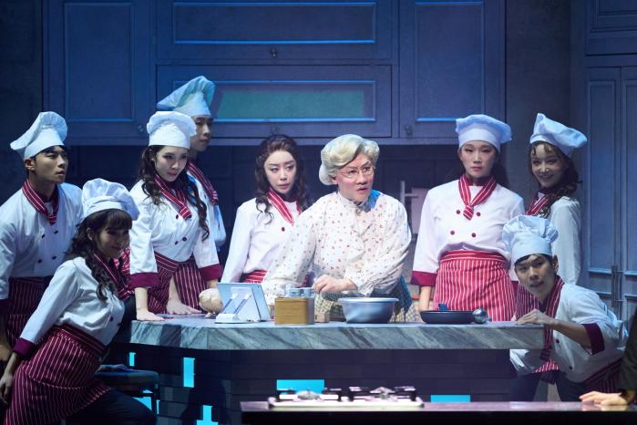 뮤지컬 ‘미세스 다웃파이어’의 한 장면. 사진=샘컴퍼니