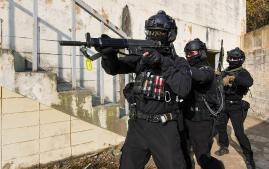 2025 대테러 초동조치 전투기량 경진대회에 참가한 장병들이 기념사진을 촬영하고 있다. 해군 제공