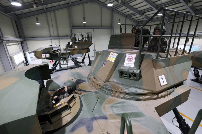 TMPS를 이용해 훈련 중인 장병들.