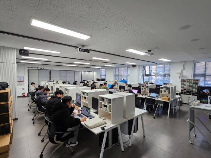 경기과학기술대 전자통신공학과 수업 모습. 사진=경기과학기술대