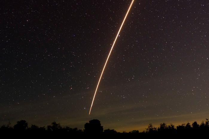 16일(현지시간) 태국 수린주에서 태국군이 캄보디아를 향해 포격을 가하고 있다. AP·연합뉴스