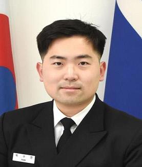 박수민 대위 해군잠수함사령부 안무함