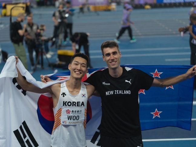 우상혁(왼쪽)과 해미시 커. 연합뉴스