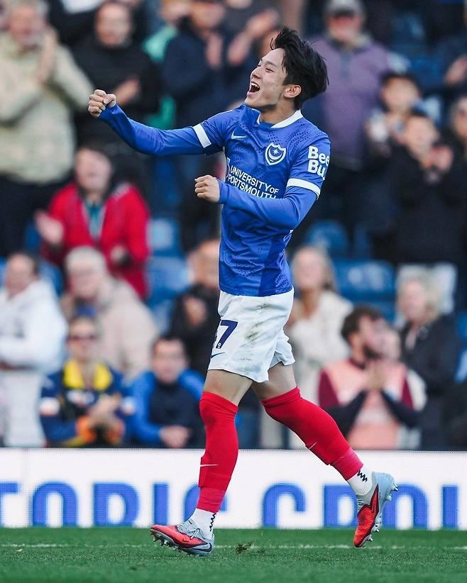 포츠머스의 양민혁은 30일(한국시간) 영국 포츠머스의 프래턴 파크에서 열린 찰턴 애슬레틱과의 잉글랜드 챔피언십 24라운드 홈 경기에서 후반 추가시간 골을 터트려 극적인 승리를 이끌었다. 포츠머스 페이스북