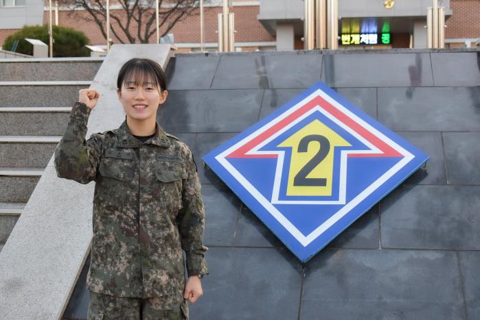지하철에서 시민의 생명을 구한 육군2기갑여단 불사조대대 김유진 소위. 부대 제공