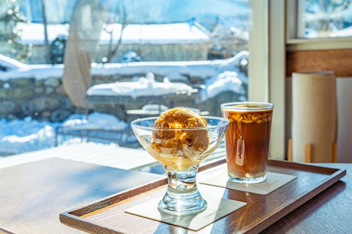 상도문돌담마을 ‘도문커피’에서 판매하는 커피와 아이스크림.