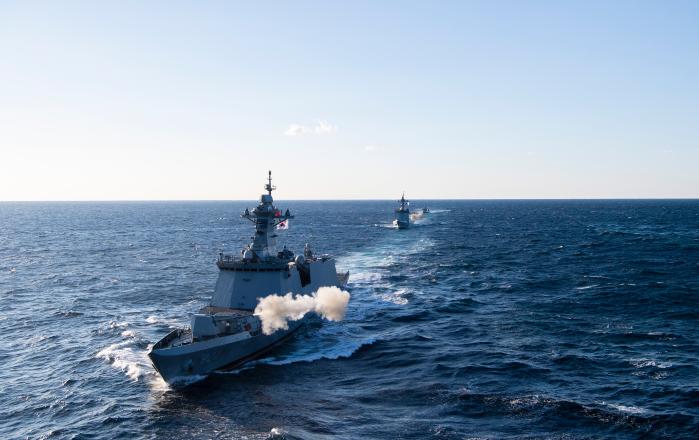 동해함이 해상 기동하고 있다. 부대 제공