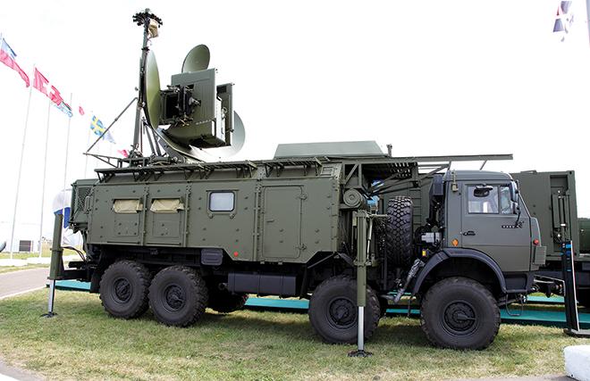러시아가 2015년 열린 ‘MAKS-2015 항공·우주 방산 전시회’에서 공개한 크라수하4 재밍 시스템. 출처=미 육군대학교 홈페이지